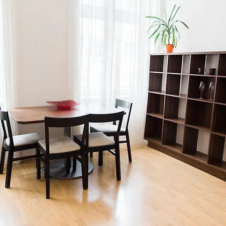 Lägenhet Lion In Historical Center, Old Town *