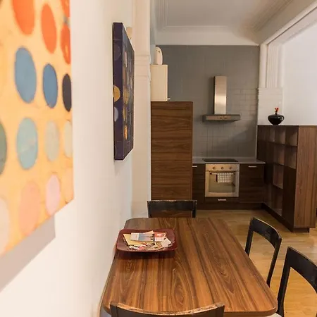 Lion In Historical Center, Old Town Apartman