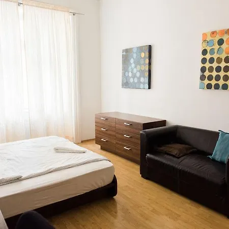 Lion In Historical Center, Old Town Apartamento Bratislava