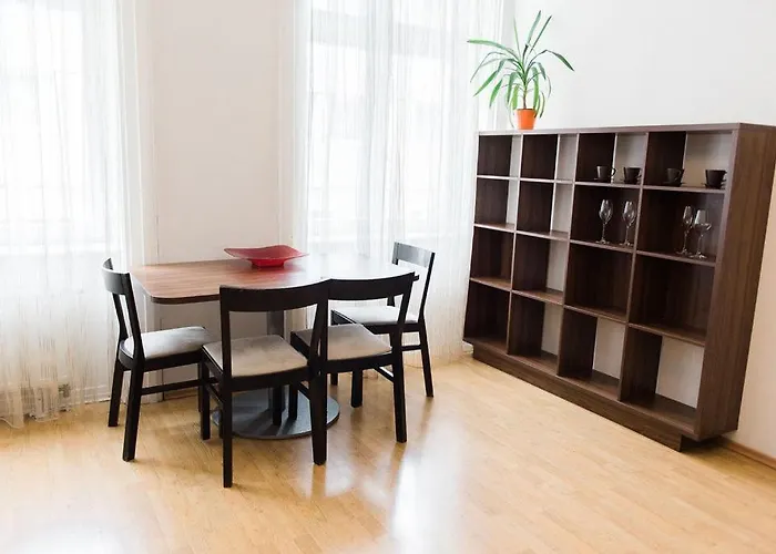 아파트 Lion In Historical Center, Old Town *