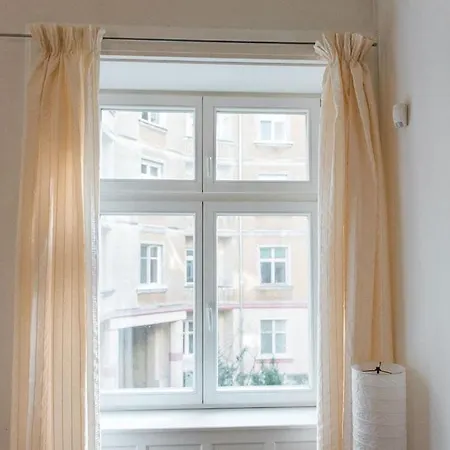 Lion In Historical Center, Old Town * ברטיסלאבה