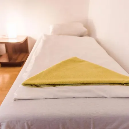 Lion In Historical Center, Old Town ברטיסלאבה