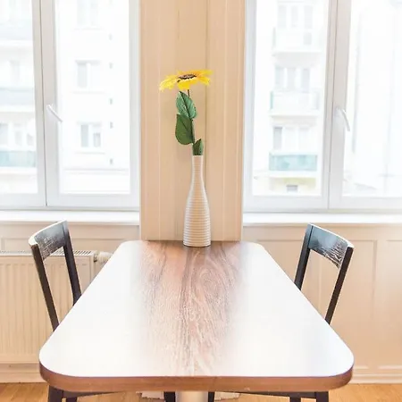 Lion In Historical Center, Old Town ברטיסלאבה