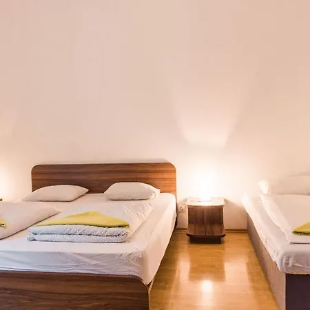 Lion In Historical Center, Old Town דירה ברטיסלאבה